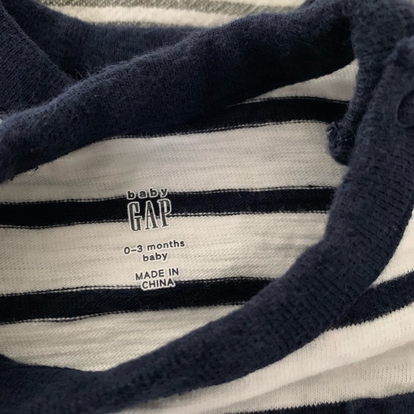 Baby Gap Outfit - Picture 3 of 3